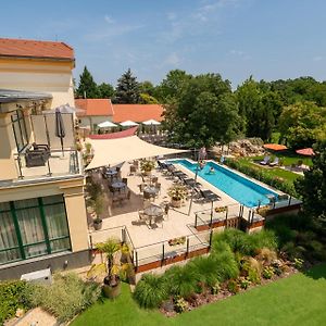 Elizabeth Hotel